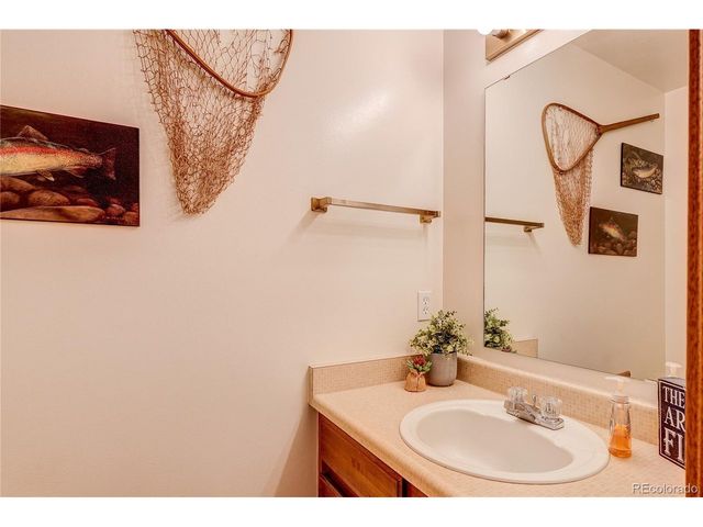 2054 S Balsam St, Lakewood, CO 80227
