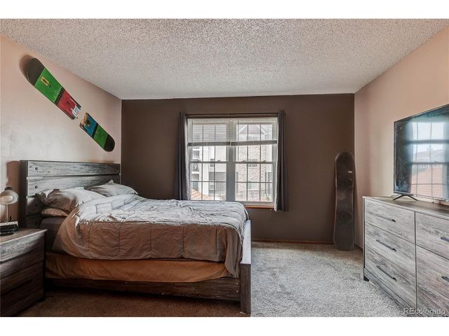 2054 S Balsam St, Lakewood, CO 80227
