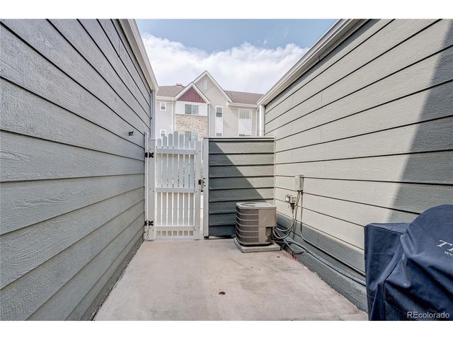 2054 S Balsam St, Lakewood, CO 80227
