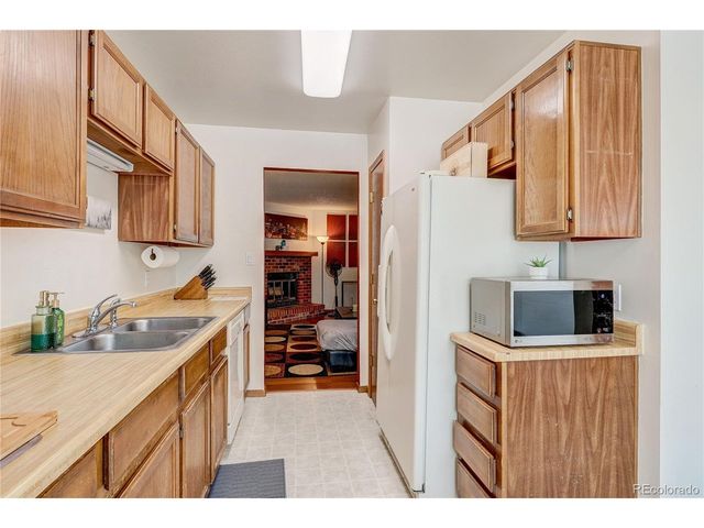 2054 S Balsam St, Lakewood, CO 80227