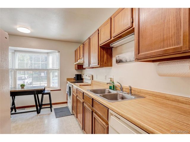 2054 S Balsam St, Lakewood, CO 80227