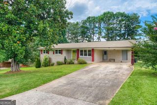 2376 Falls River Drive, Lithia Springs, GA 30122
