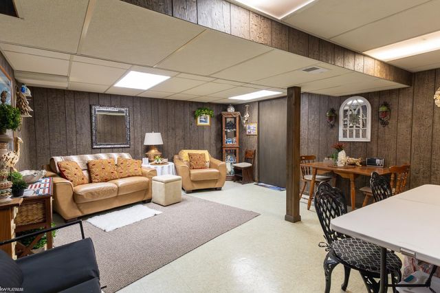 35182 N Bay Circle, Harrison Twp, MI 48045