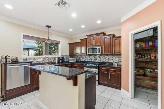 393 E Via Puente Lindo, Sahuarita, AZ 85629