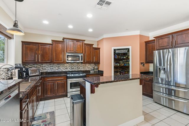 393 E Via Puente Lindo, Sahuarita, AZ 85629