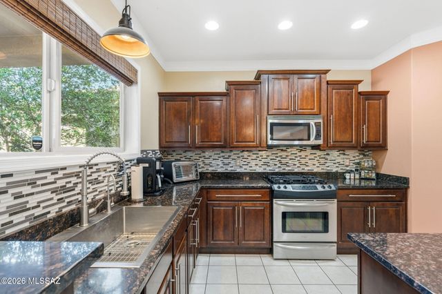 393 E Via Puente Lindo, Sahuarita, AZ 85629