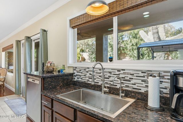 393 E Via Puente Lindo, Sahuarita, AZ 85629