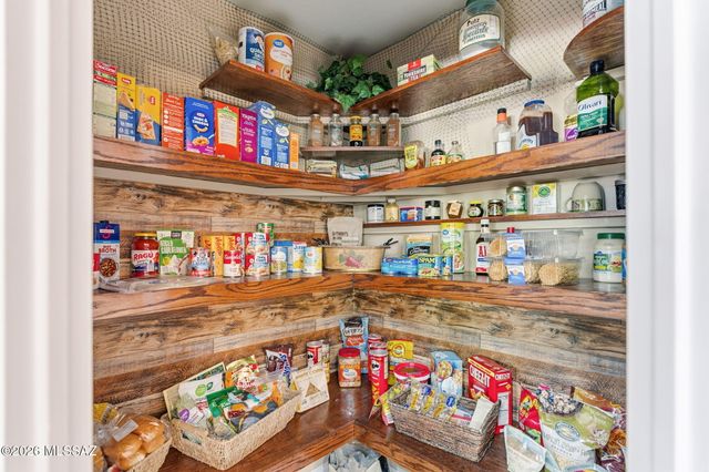 393 E Via Puente Lindo, Sahuarita, AZ 85629