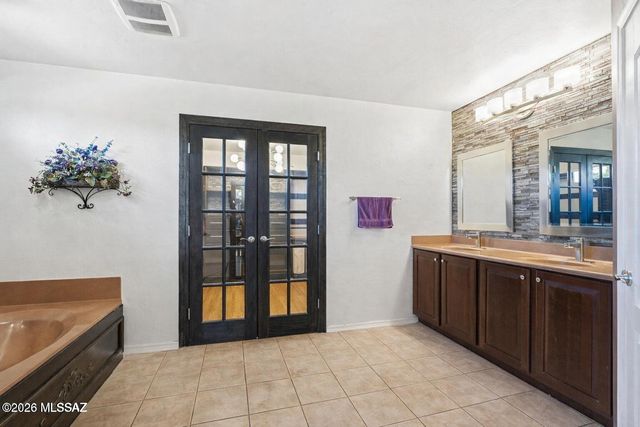 393 E Via Puente Lindo, Sahuarita, AZ 85629