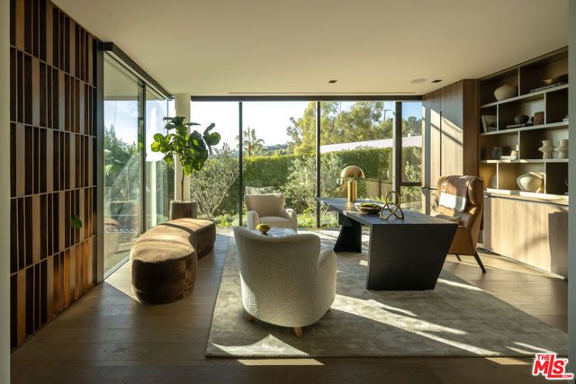 8777 W Hollywood Boulevard, Los Angeles, CA 90069