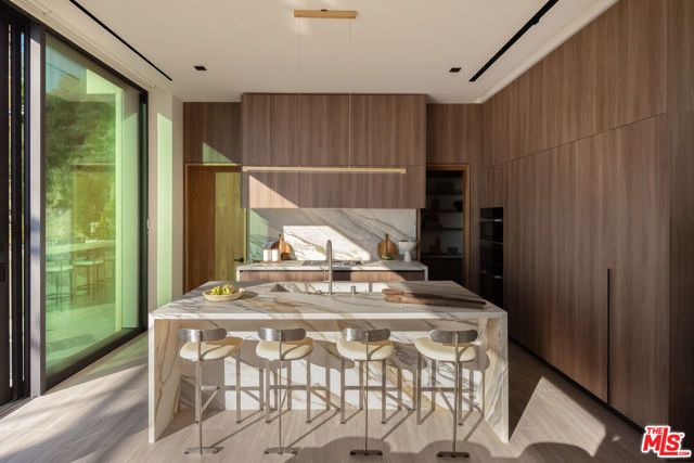 8777 W Hollywood Boulevard, Los Angeles, CA 90069