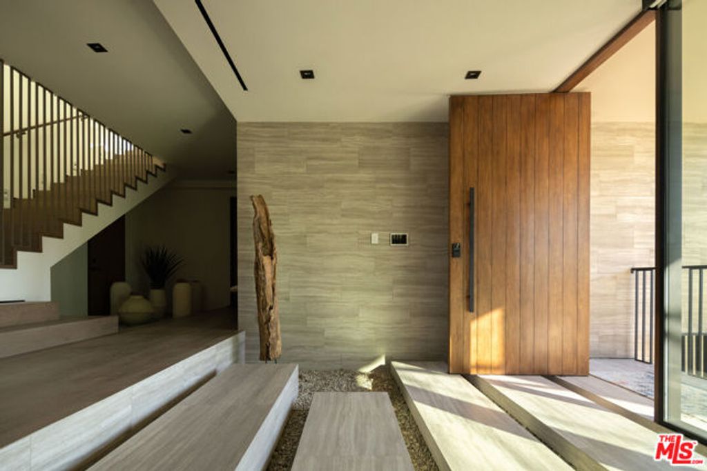 8777 W Hollywood Boulevard, Los Angeles, CA 90069