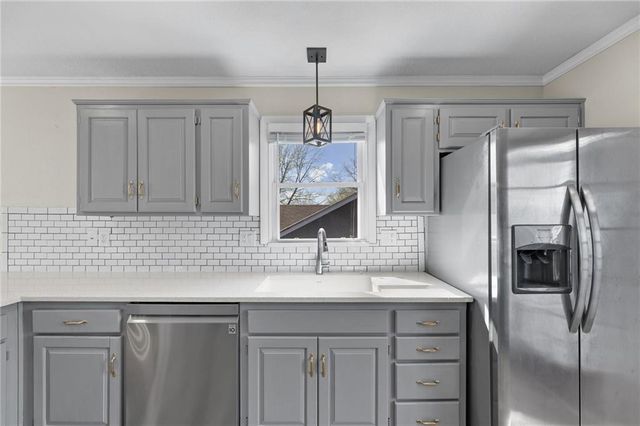 1440 W Prairie Terrace, Olathe, KS 66061