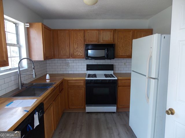 2338 Rambling Way, Lithonia, GA 30058