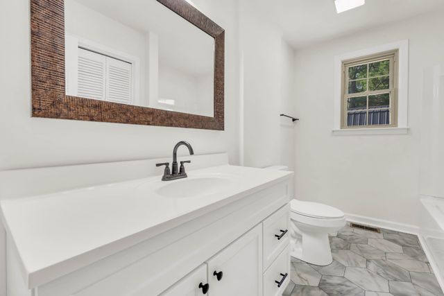 803 Laurel Dr, Clarksville, TN 37043