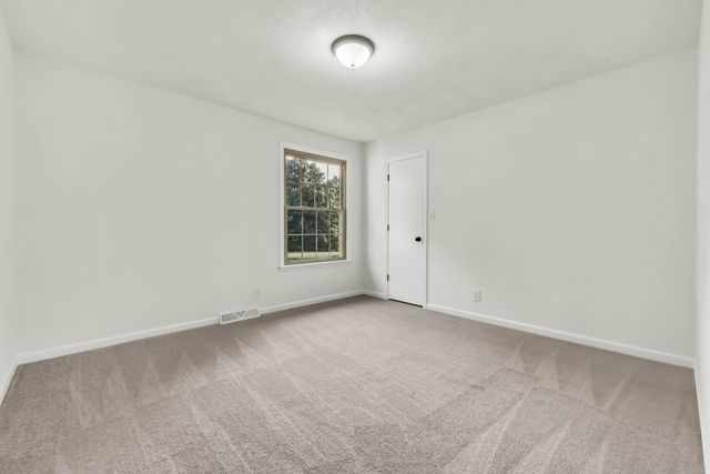 803 Laurel Dr, Clarksville, TN 37043