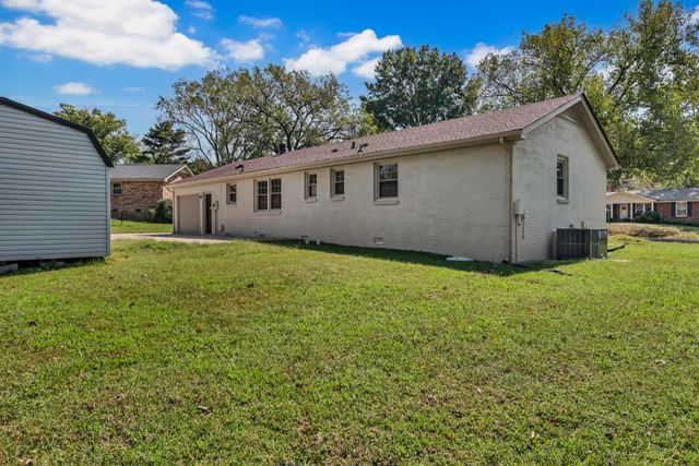 803 Laurel Dr, Clarksville, TN 37043