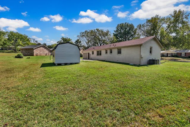 803 Laurel Dr, Clarksville, TN 37043
