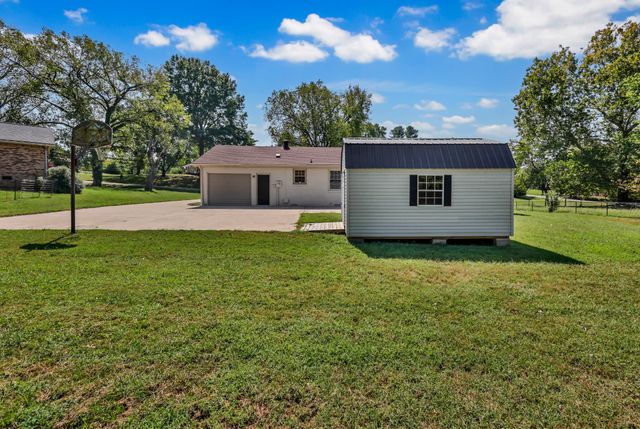 803 Laurel Dr, Clarksville, TN 37043