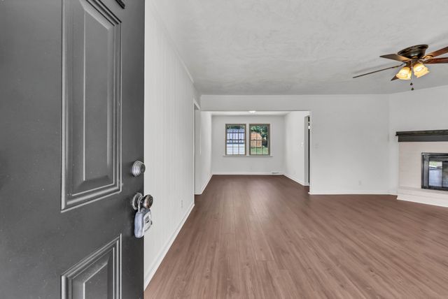 803 Laurel Dr, Clarksville, TN 37043