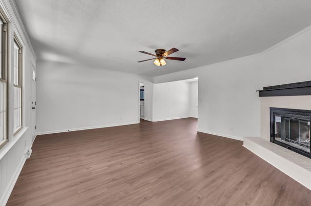 803 Laurel Dr, Clarksville, TN 37043