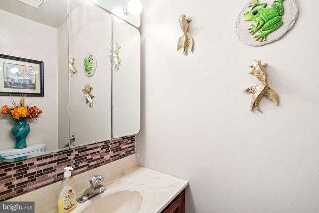 55 N STATE RD, Springfield, PA 19064