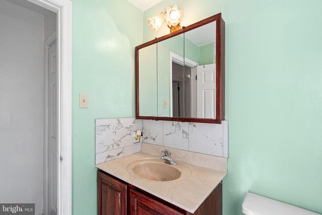 55 N STATE RD, Springfield, PA 19064