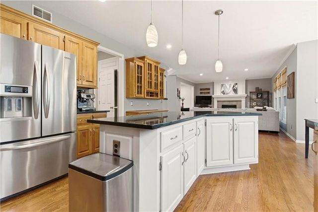 13836 Bradshaw Street, Overland Park, KS 66221