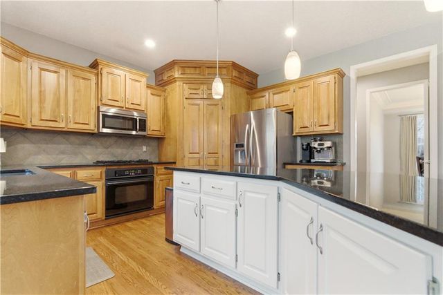 13836 Bradshaw Street, Overland Park, KS 66221