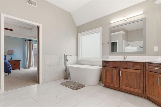 13836 Bradshaw Street, Overland Park, KS 66221