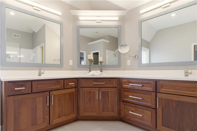 13836 Bradshaw Street, Overland Park, KS 66221