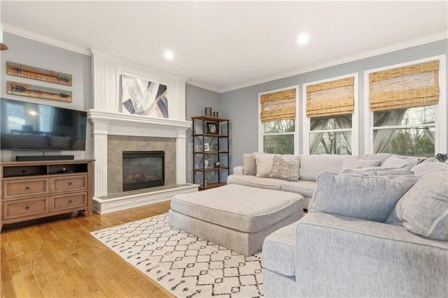 13836 Bradshaw Street, Overland Park, KS 66221