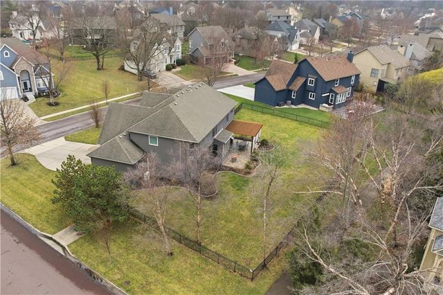 13836 Bradshaw Street, Overland Park, KS 66221