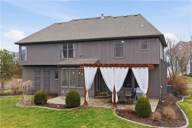 13836 Bradshaw Street, Overland Park, KS 66221