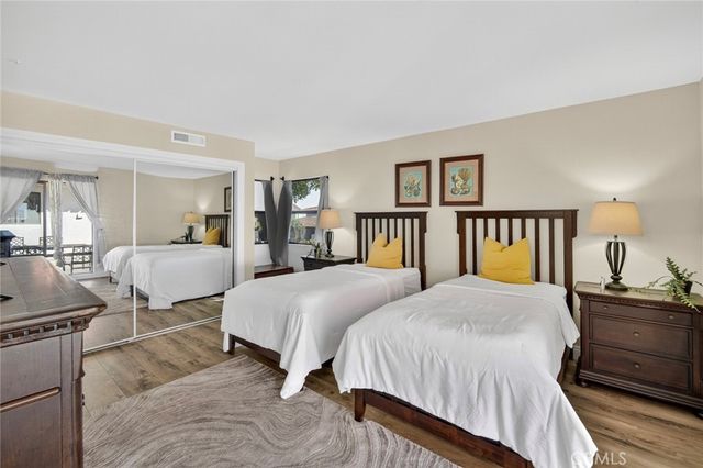 307 E Avenida Cordoba, San Clemente, CA 92672