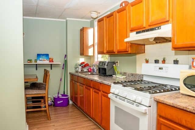 118 Jefferson St, Fall River, MA 02721