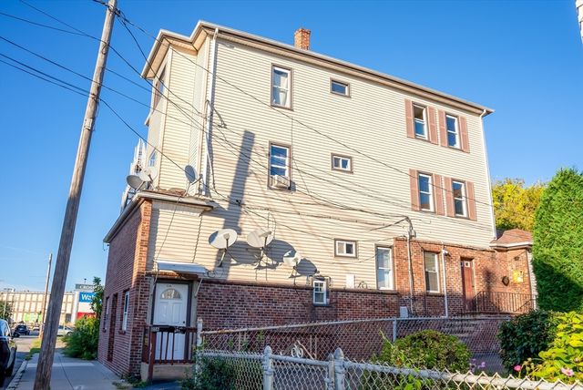 118 Jefferson St, Fall River, MA 02721