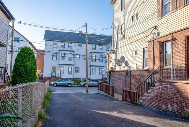 118 Jefferson St, Fall River, MA 02721