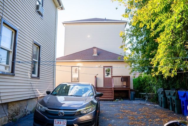 118 Jefferson St, Fall River, MA 02721