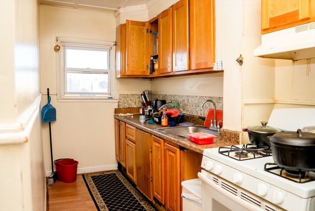 118 Jefferson St, Fall River, MA 02721