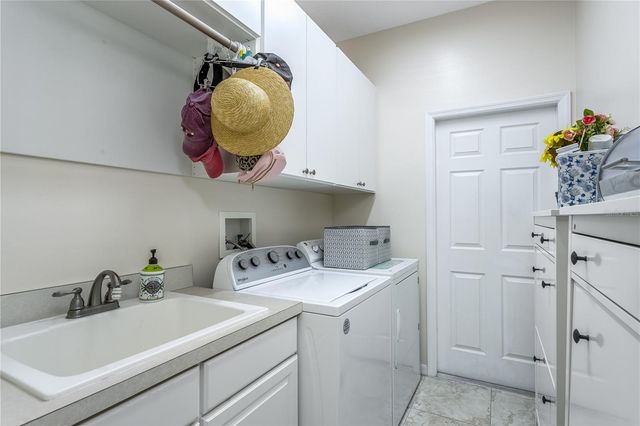 8105 AMBERSWEET PLACE, Land O Lakes, FL 34637