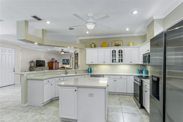 8105 AMBERSWEET PLACE, Land O Lakes, FL 34637