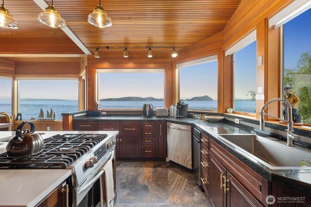 3364 Bultman Lane, Oak Harbor, WA 98277