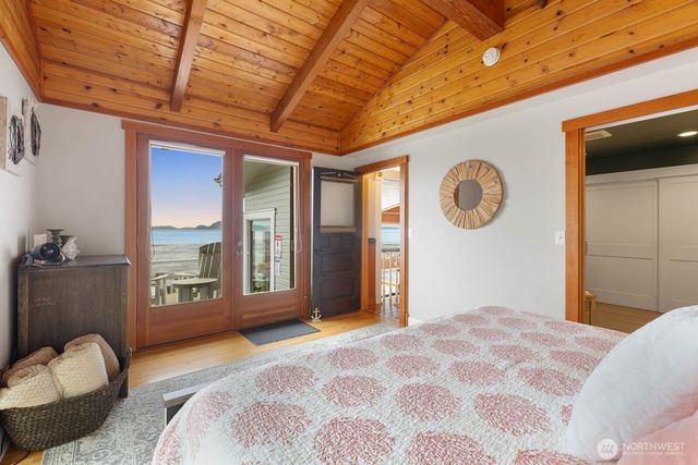 3364 Bultman Lane, Oak Harbor, WA 98277