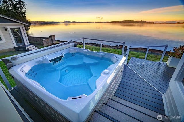 3364 Bultman Lane, Oak Harbor, WA 98277
