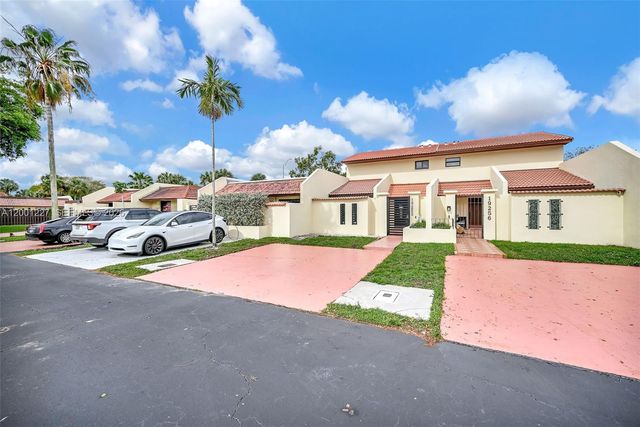 19252 NW 65th Ct, Hialeah, FL 33015