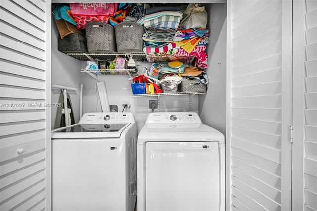 19252 NW 65th Ct, Hialeah, FL 33015