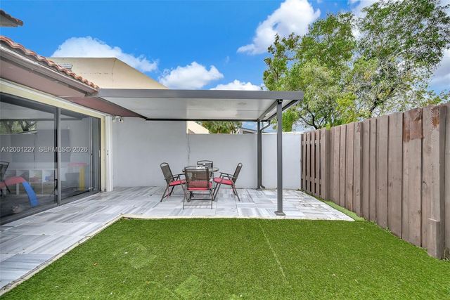 19252 NW 65th Ct, Hialeah, FL 33015