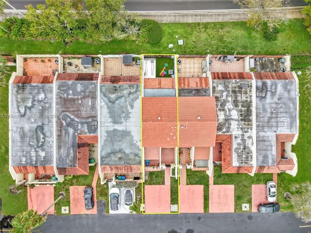 19252 NW 65th Ct, Hialeah, FL 33015