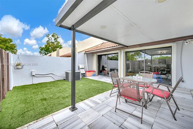 19252 NW 65th Ct, Hialeah, FL 33015